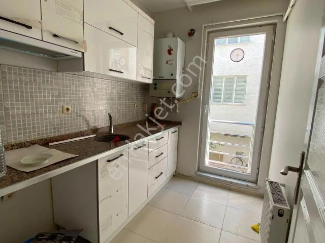 Sütlüce Mahallesi'nde Kapalı Otoparklı Kiralık 1+1 Daire