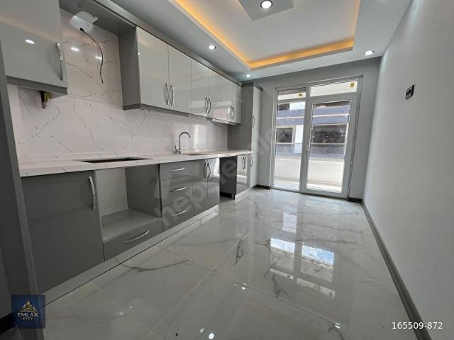SÜTLÜCE'DE ÖZEL GARAJLI, E.BANYOLU SATILIK LÜX 3+1 DAİRE