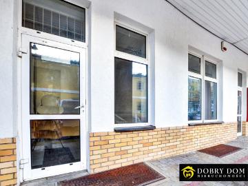 Przestronny lokal 134 m2 w centrum Suwałk z dużymi oknami