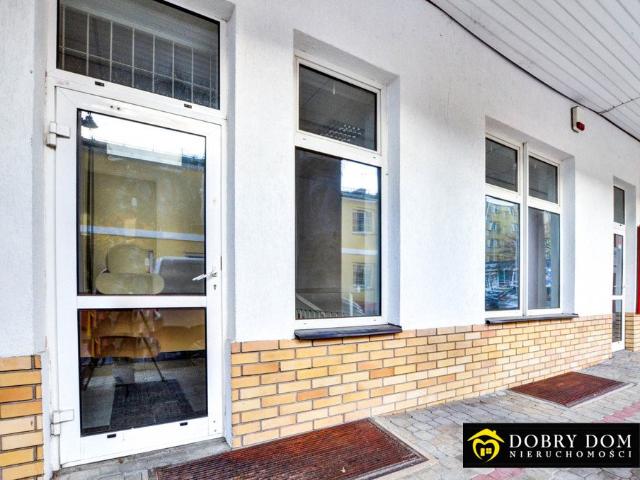Przestronny lokal 134 m2 w centrum Suwałk z dużymi oknami
