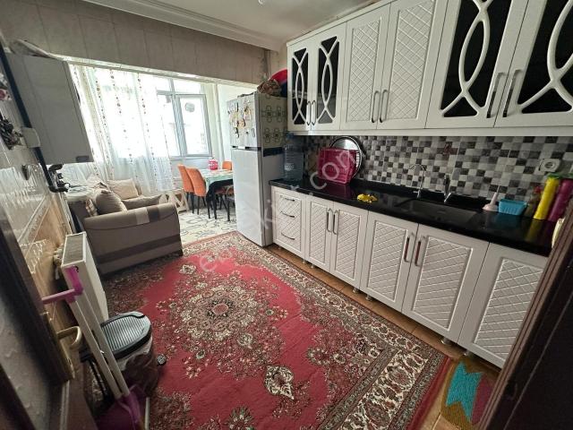 Sym'den Cadde Üzeri Ara Katta Bağımsız Asansörlü Geniş 3+1daire