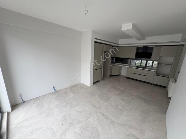 Sym'den Bağlıca Mh Ebeveny B. Giyinme Odalı 4+1 Villa
