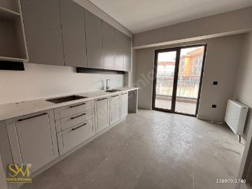 SYM'DEN SARAYCIK MH ARA KATTA ASANSÖRLÜ EBEVENY B. GİYİNME ODALI YAPILI 3+1DAİREE