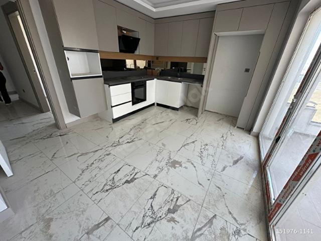 SYMDEN SERRA CADDE'DE EŞSİZ MANZARALI EBEVEYN BANYOLU 2+1DAİRE
