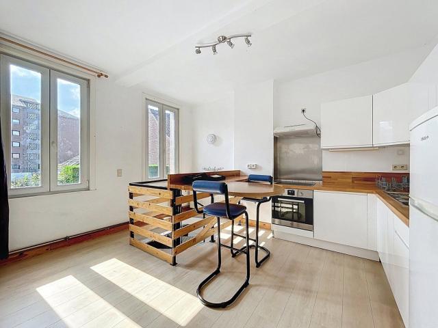 Sympathique appartement deux chambres en duplex à proximité