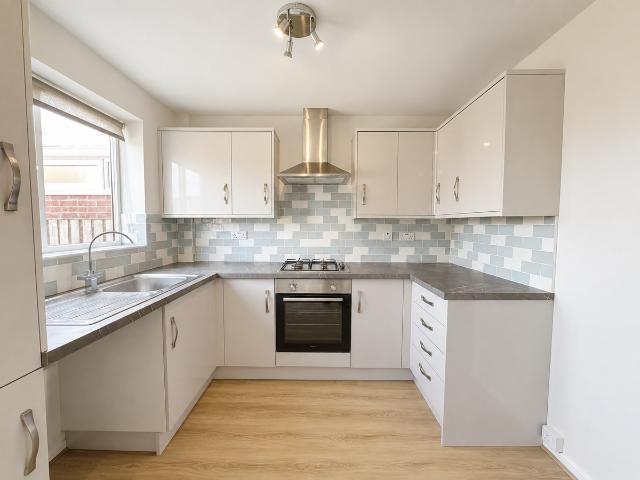 Sycamore Copse, Wakefield WF2, 2 bed property to rent, £900 pcm | PrimeLocation