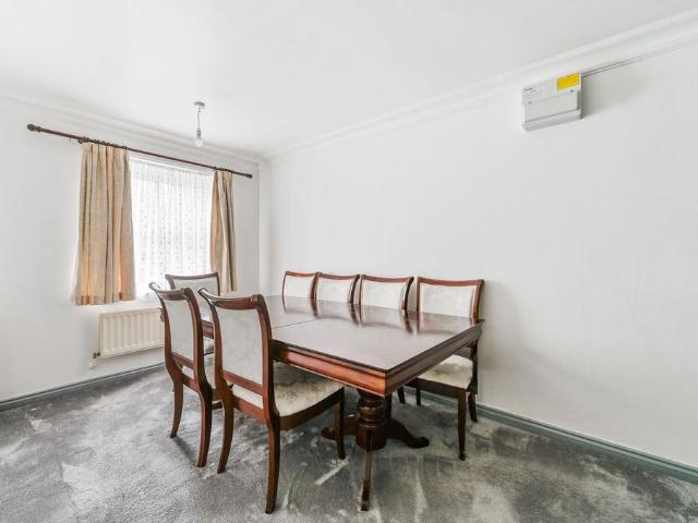 Sycamore Close, South Croydon, CR2 4 bed semi detached house to rent £2,800 pcm £646 pw