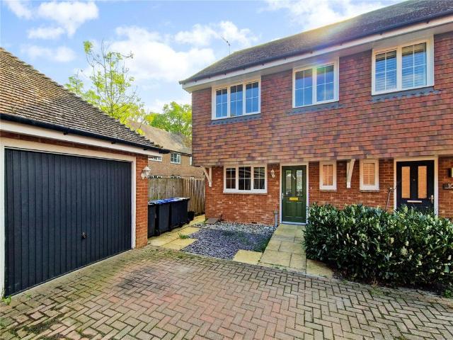 Sycamore Drive, Burgess Hill, RH15 3 bed semi detached house to rent £1,895 pcm £437 pw