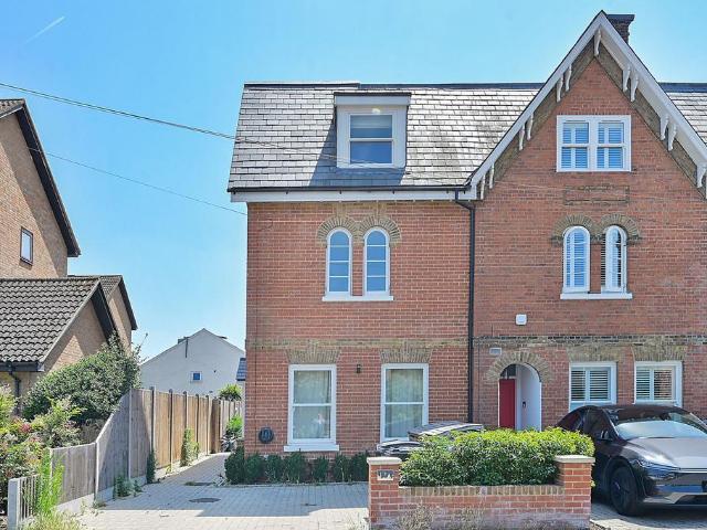 Sycamore Grove KT3, New Malden, KT3 4 bed terraced house to rent £10,500 pcm £2,423 pw