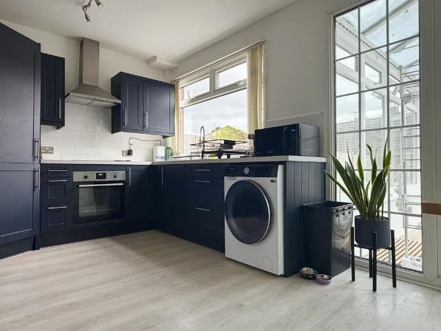 Sycamore Road, Bury, BL8 3 bed house to rent £1,400 pcm £323 pw