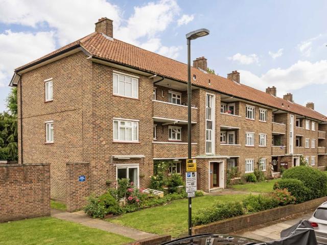 Sycamore Road, Wimbledon SW19, 2 bed flat to rent, £2,195 pcm | PrimeLocation