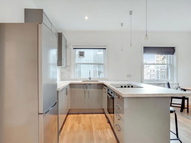 Sycamore Street, Clerkenwell, London. 2 bed flat to rent £3,250 pcm £750 pw