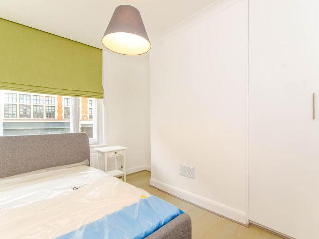 Sycamore Street, Barbican, London, EC1Y 2 bed flat to rent £3,250 pcm £750 pw