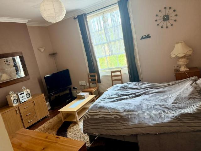 Sydenham Park, London SE26 1 bed in a house share to rent £950 pcm £219 pw