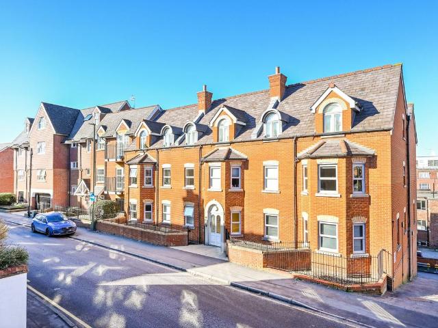 Sydenham Road, Guildford GU1, 3 bed flat to rent, £3,000 pcm | PrimeLocation