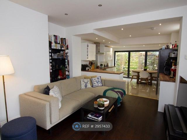 Sydenham Road, Guildford GU1, 2 bed flat to rent, £2,100 pcm | PrimeLocation