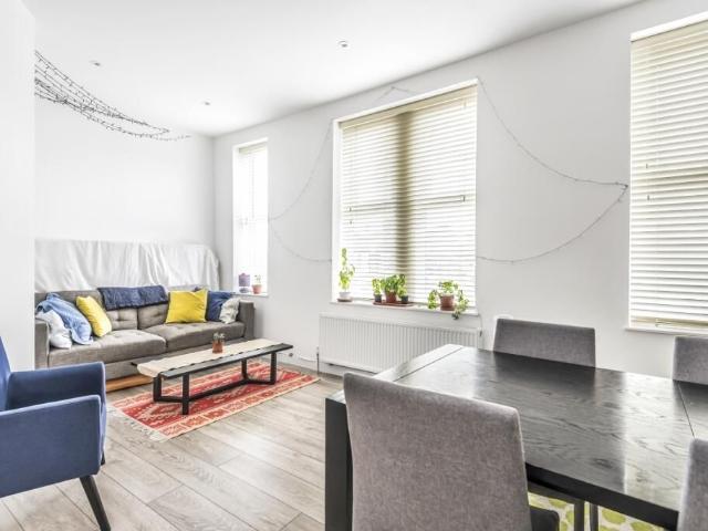 Sydenham Road, London SE26, 3 bed flat to rent, £2,400 pcm | PrimeLocation