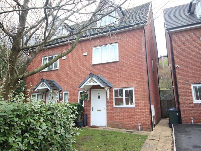 Sydney Barnes Close, Castleton, Rochdale 3 bed semi detached house to rent £1,175 pcm £271 pw