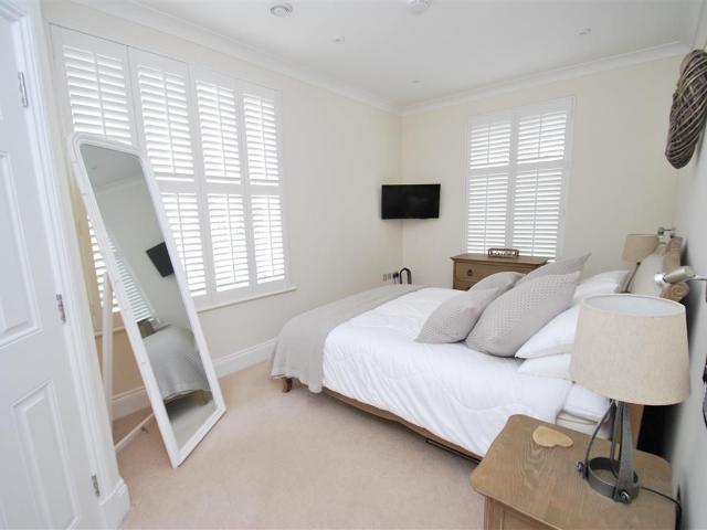Sydney Place, Bath BA2, 2 bed flat to rent, £1,895 pcm | PrimeLocation