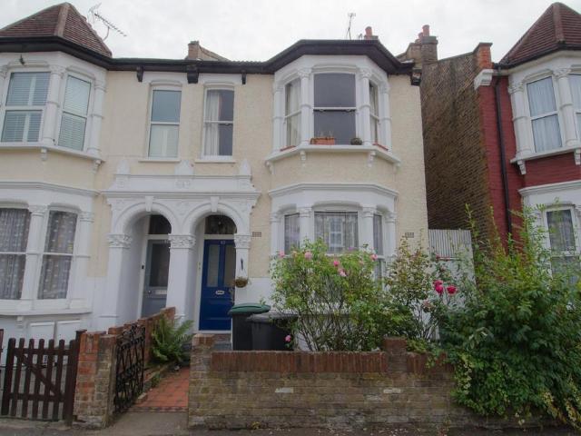 Sydney Road, Turnpike Lane N8 0EX 2 bed flat to rent £1,960 pcm £452 pw