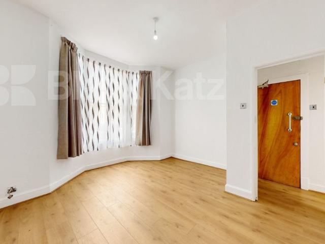 Sydney Road, Turnpike Lane N8, 2 bed flat to rent, £2,201 pcm | PrimeLocation