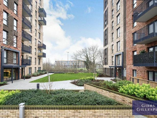 Sydney Road, Watford, Hertfordshire. 1 bed flat to rent £1,650 pcm £381 pw