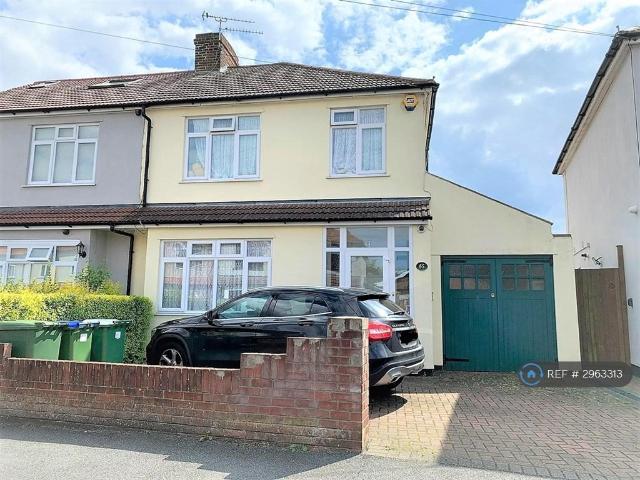 Sydney Road, Bexleyheath, DA6 3 bed semi detached house to rent £2,650 pcm £612 pw