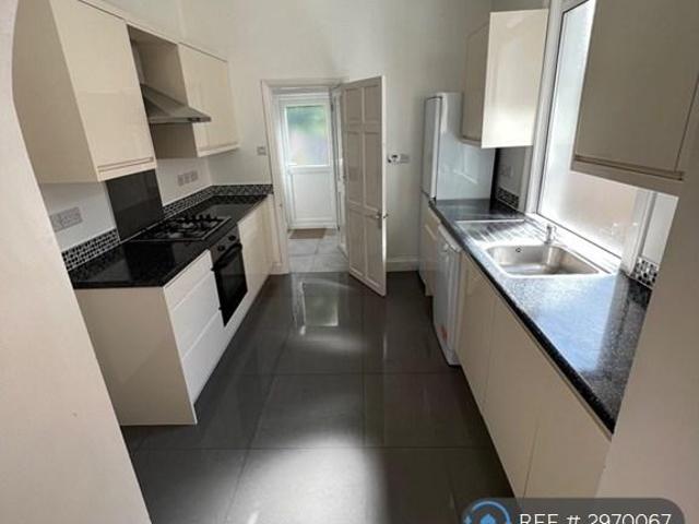 Sydney Road, London, W13 3 bed semi detached house to rent £3,500 pcm £808 pw