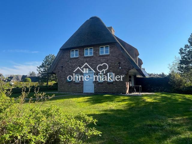 Sylter Reihenendhaus unter Reet in Wenningstedt strandnah