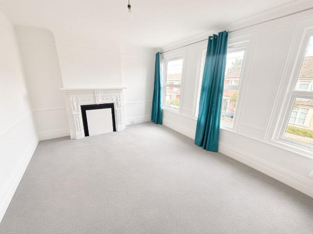 Sylvan Avenue, Wood Green N22, 2 bed flat to rent, £2,050 pcm | PrimeLocation