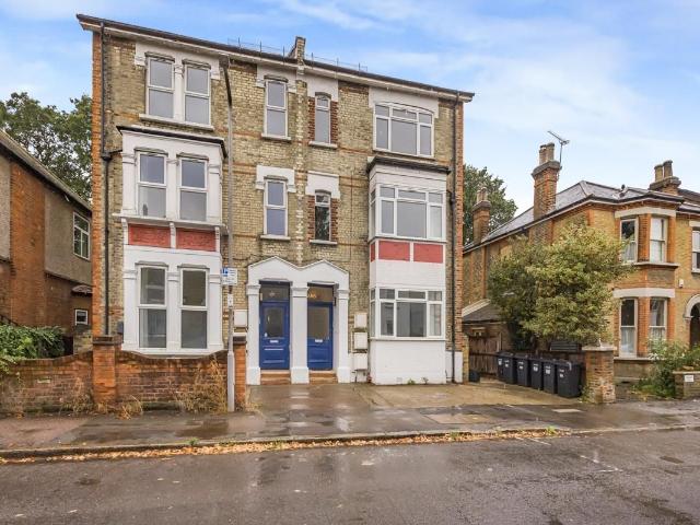 Sylvan Road, Wanstead, London E11, 2 bed flat to rent, £2,300 pcm | PrimeLocation
