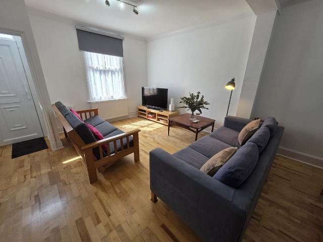 Sylvan Road, London E7, 2 bed property to rent, £2,040 pcm | PrimeLocation