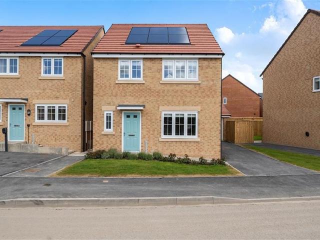 Sylvester Crescent, S81 4 bed detached house to rent £1,300 pcm £300 pw