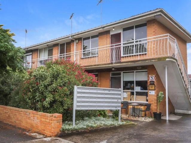 Sylish 1 Bedroom Apartment in the Heart of Seddon