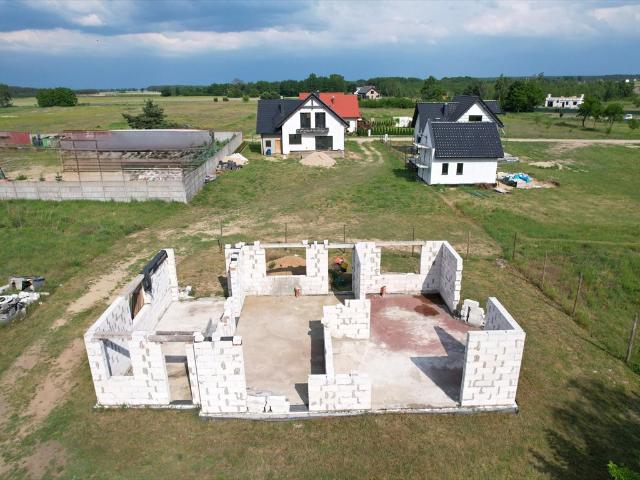 Szamocin, dom w stanie surowym z garażem i 138 m2 powierzchni