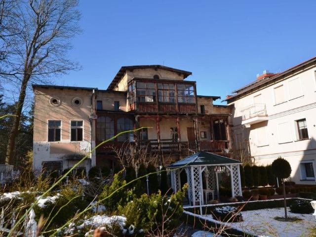 Do sprzedania zabytkowy budynek z pozwoleniem na hotel i restaurację