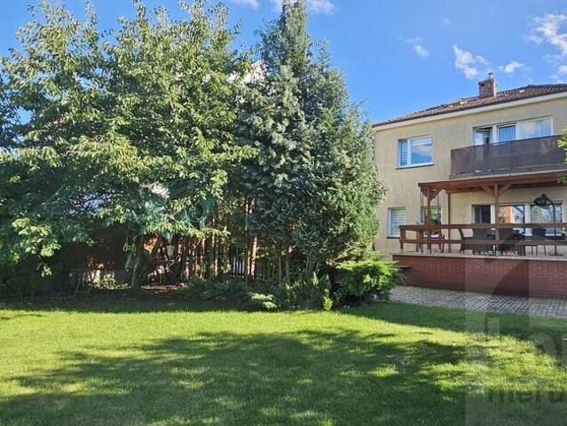 Przestronny dom 293 m² z garażem i biurem Bezrzecze
