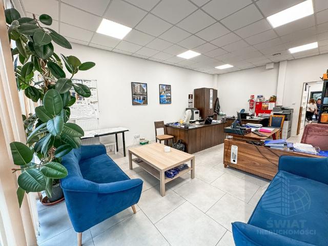 Lokal użytkowy 53 m² z dużymi oknami dostęp z dwóch stron