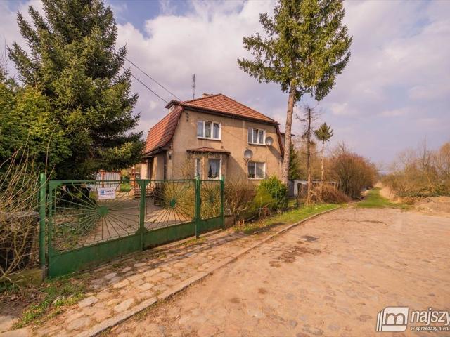 Dom z potencjałem w Skolwinie, 4 pokoje, garaż, 91 m2