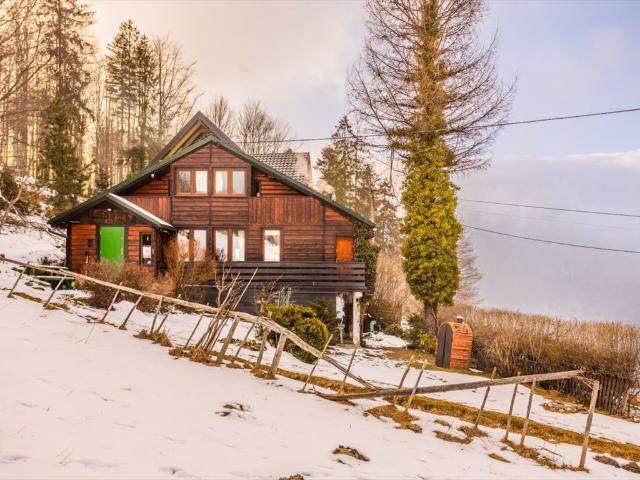 Sprzedam urokliwą chatkę 140 m² przy trasie narciarskiej