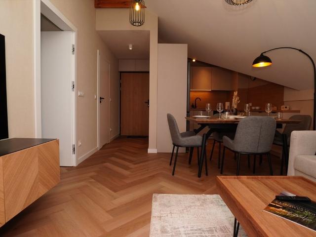 Nowoczesny apartament z widokiem na góry, garaż